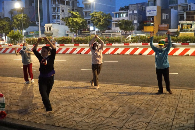 Hôm nay thời tiết TP.HCM lạnh lịch sử, vì sao? - Ảnh 1.