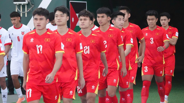 Đôi cánh tung hoành cảm hứng ở sân cỏ châu Á: Bùng nổ ngoạn mục trước Kyrgyzstan- Ảnh 4. Đôi cánh tung hoành cảm hứng ở sân cỏ châu Á: Bùng nổ ngoạn mục trước Kyrgyzstan- Ảnh 4.