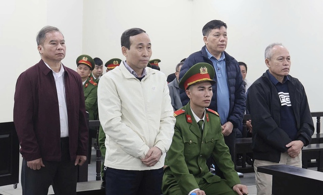 Cựu Gi&aacute;m đốc Ban quản l&yacute; dự &aacute;n tỉnh Đắk Lắk bị tuy&ecirc;n 8 năm t&ugrave;- Ảnh 1.