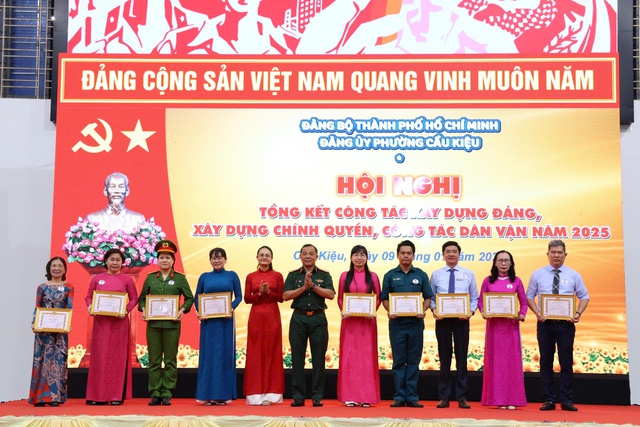 Phường Cầu Kiệu duy tr&igrave; nh&oacute;m 5 đơn vị dẫn đầu chất lượng phục vụ người d&acirc;n- Ảnh 3.