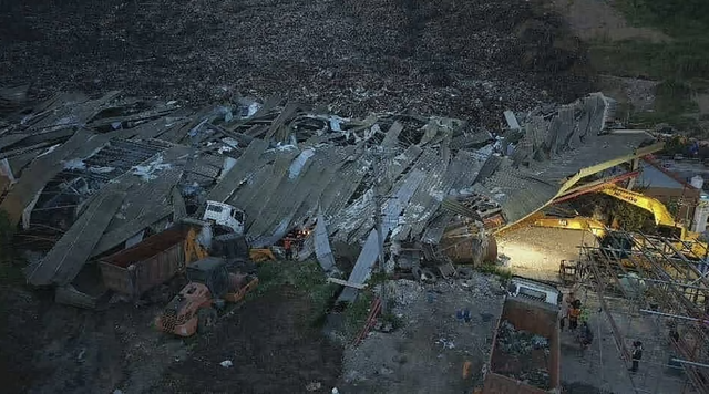 Sạt lở b&atilde;i r&aacute;c ở Philippines, 1 người chết, nhiều người mất t&iacute;ch - Ảnh 1.