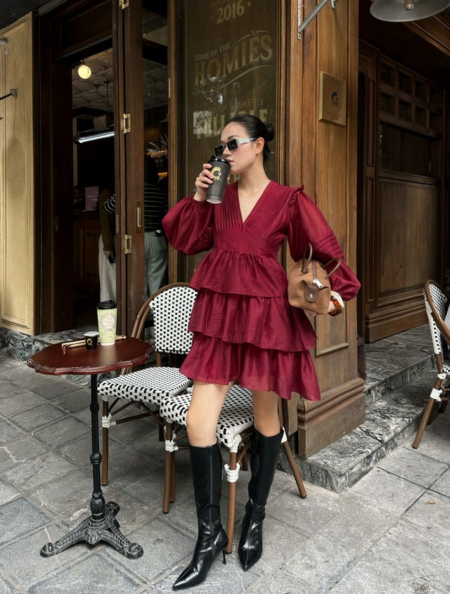 Váy dáng dài từ lụa, nhung the, organza đặc sắc, hoàn hảo cho mùa lạnh- Ảnh 1.