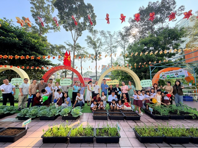 Trường học TP.HCM mời phụ huynh vào trường ăn sáng - Ảnh 10.