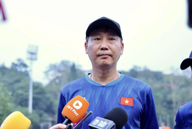 HLV Kim Sang-sik vẫn tiếc nuối vì thua Thái Lan: ‘Đội tuyển Việt Nam nhất định phải thắng Pakistan’- Ảnh 2.