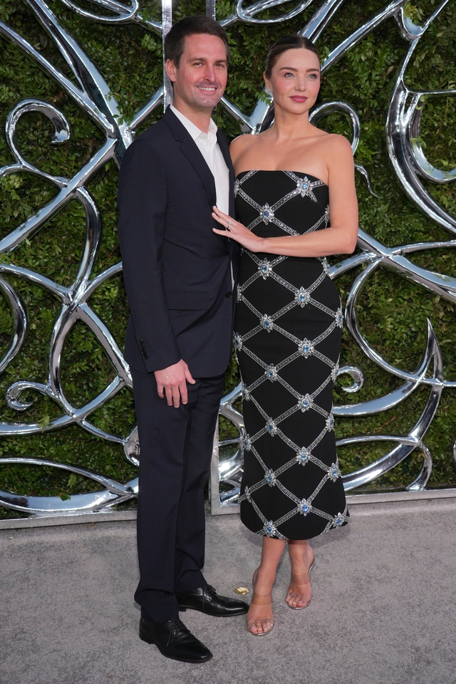 Cựu 'thiên thần nội y' Miranda Kerr trở lại sàn diễn sau hơn 9 năm - Ảnh 5.