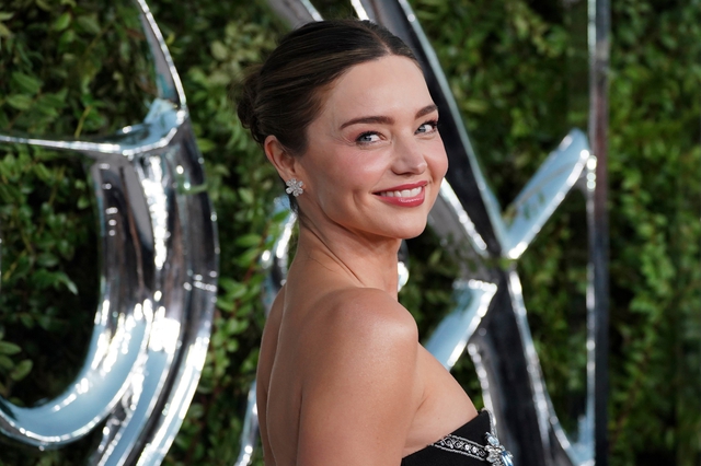 Cựu 'thiên thần nội y' Miranda Kerr trở lại sàn diễn sau hơn 9 năm - Ảnh 4.