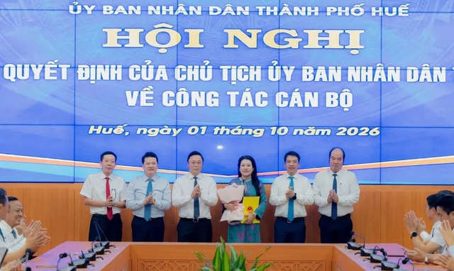 Huế điều động bổ nhiệm 17 cán bộ lãnh đạo các sở, ban quản lý dự án - Ảnh 1.