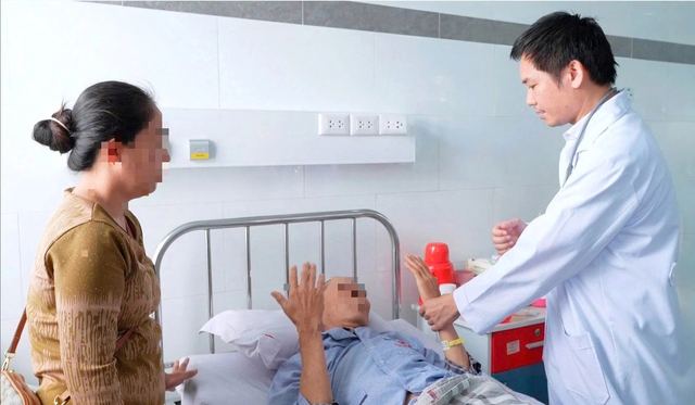 Vỡ túi phình động mạch đốt sống, người đàn ông hôn mê sâu được cứu sống - Ảnh 1.