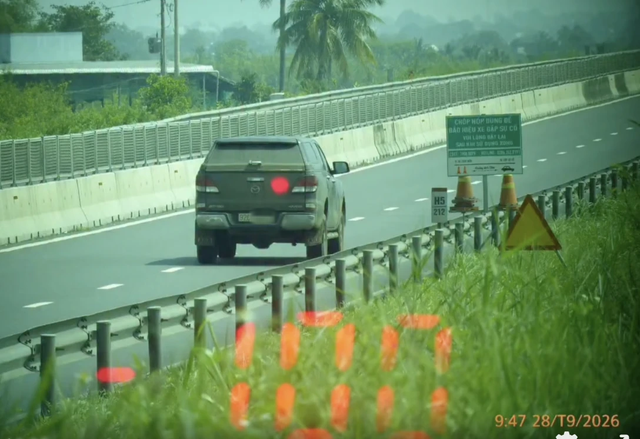 Người nước ngoài chạy tới 133 km/giờ trên cao tốc Vĩnh Hảo - Phan Thiết - Ảnh 2.