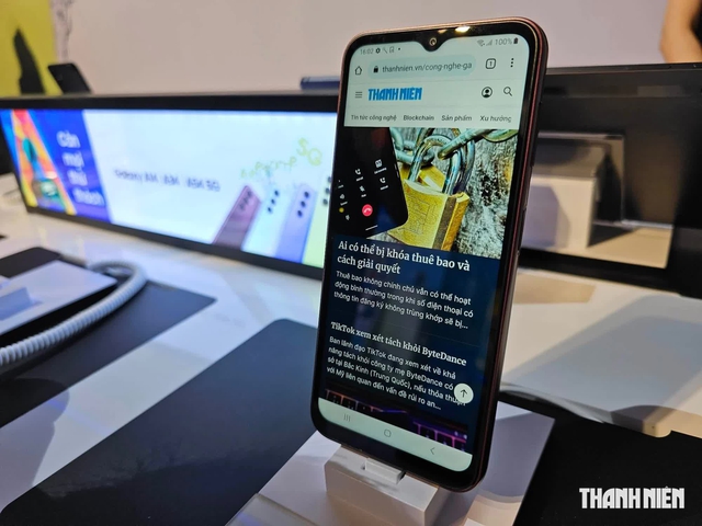 Người d&ugrave;ng Android hoang mang v&igrave; điện thoại tự ph&aacute;t tiếng vỗ tay - Ảnh 1.