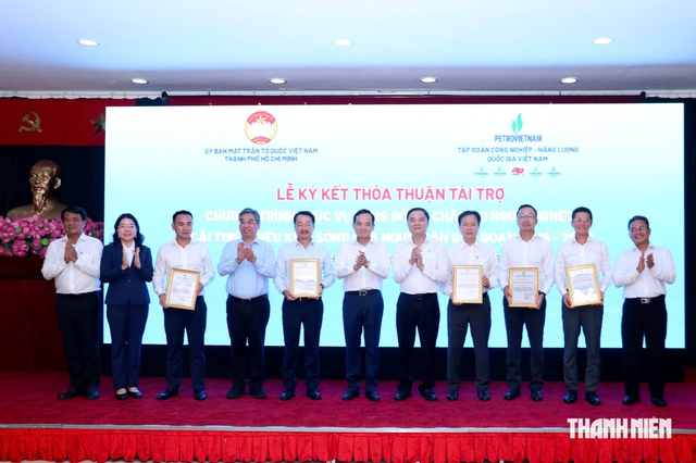 Khoảng 500 tỉ đồng chăm lo an sinh xã hội, cải thiện đời sống người dân TP.HCM - Ảnh 4.