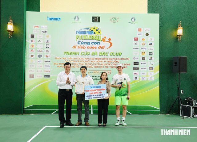 Khai trương quán cà phê, không nhận hoa quà để xây nhà giúp người khó khăn - Ảnh 5.