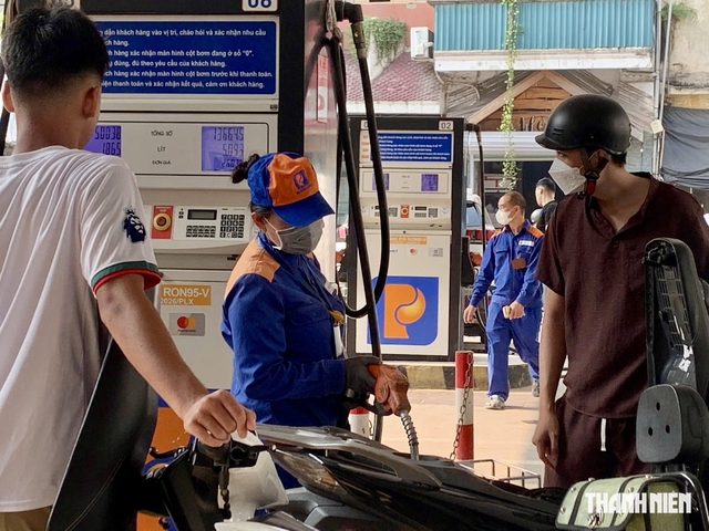 Thị trường có “loạn giá” khi doanh nghiệp tự quyết giá xăng dầu? - Ảnh 1.