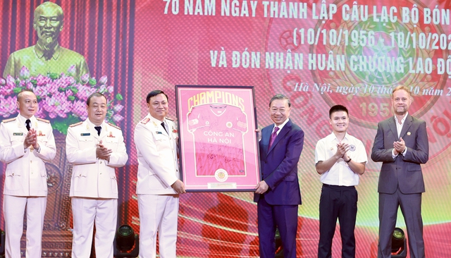 Tổng B&iacute; thư, Chủ tịch nước T&ocirc; L&acirc;m dự lễ kỷ niệm 70 năm CLB CAHN - Ảnh 5.