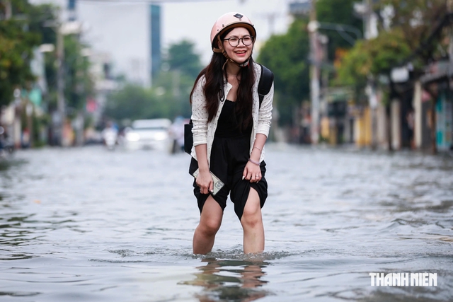Đón đỉnh triều cường cao nhất tháng 10, TP.HCM và miền Tây lo ngập sâu dài ngày - Ảnh 1.