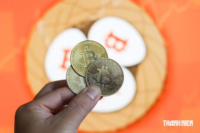 Bitcoin sập sâu khiến 1,1 tỉ USD bị thổi bay, nhà đầu tư tháo chạy - Ảnh 1.