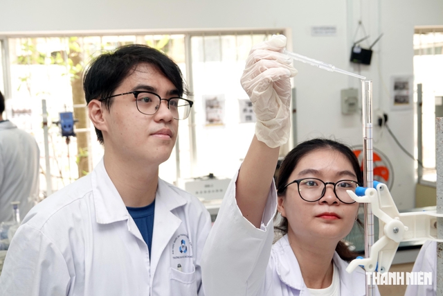 Cửa sổ 'dân số vàng': Cơ hội lịch sử không lặp lại- Ảnh 2.