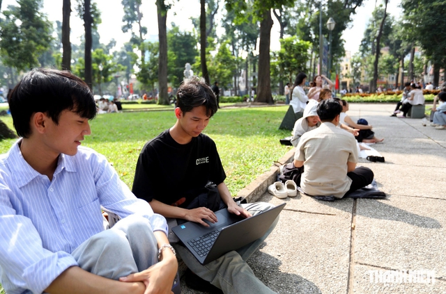 Cửa sổ 'dân số vàng': Cơ hội lịch sử không lặp lại- Ảnh 3.