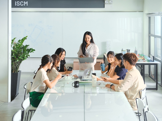 50 năm UEH: Những cột mốc và con số của hành trình kiến quốc bằng tri thức - Ảnh 4.
