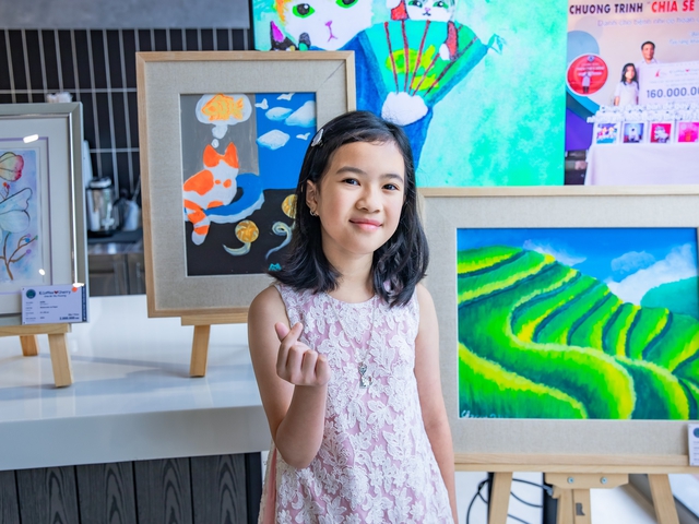 ‘Họa sĩ nhí’ Cherry bán tranh, góp tiền giúp bệnh nhi khó khăn- Ảnh 1.