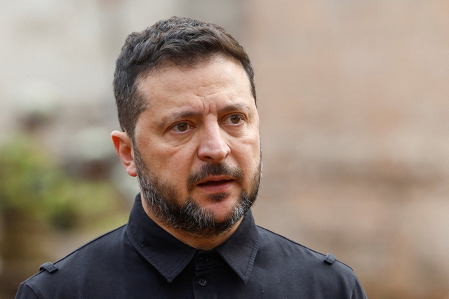 Ông Zelensky ra điều kiện để bầu cử, ông Trump công bố thỏa thuận ngừng bắn - Ảnh 1.