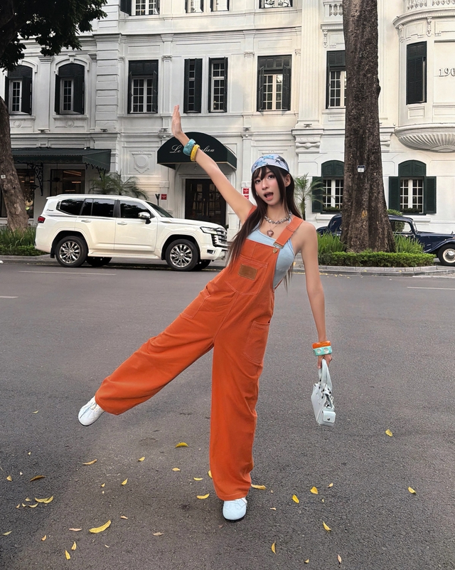 Quần yếm diện sao để vừa chất chơi, vừa toát lên vẻ nữ tính- Ảnh 6.