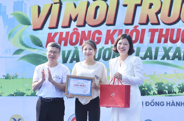 Gần 2.000 người tham gia giải chạy phụ nữ vì môi trường không khói thuốc- Ảnh 3.