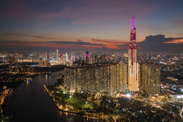 Tổ chức đ&ecirc;m tiệc cuối năm theo c&aacute;ch ri&ecirc;ng tại t&ograve;a nh&agrave; biểu tượng Landmark 81  - Ảnh 1.