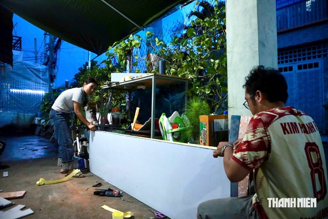 Sống chung với ngập ở TP.HCM: Phòng trọ ngập nước, ‘cuốn trôi’ 2 tháng lương công nhân - Ảnh 6.