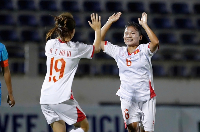 U.19 nữ Việt Nam giành vé châu Á: 'Của để dành' hứa hẹn cho bóng đá nữ Việt Nam- Ảnh 1.