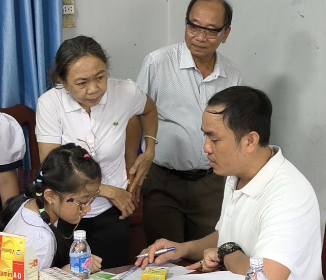 N&acirc;ng bước v&agrave;o đời cho c&aacute;c em - Ảnh 5.