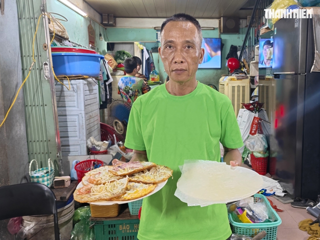 Quán bánh xèo gần 60 năm giữ lửa ở Quy Nhơn - Ảnh 4.