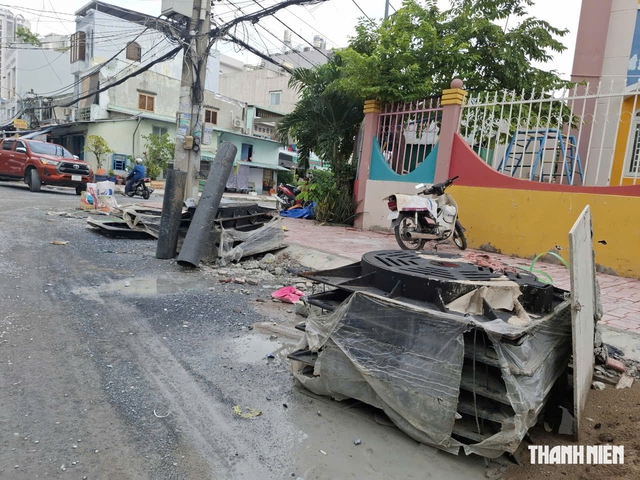 Thi c&ocirc;ng qu&aacute; l&acirc;u, người d&acirc;n đi lại kh&oacute; khăn - Ảnh 2.