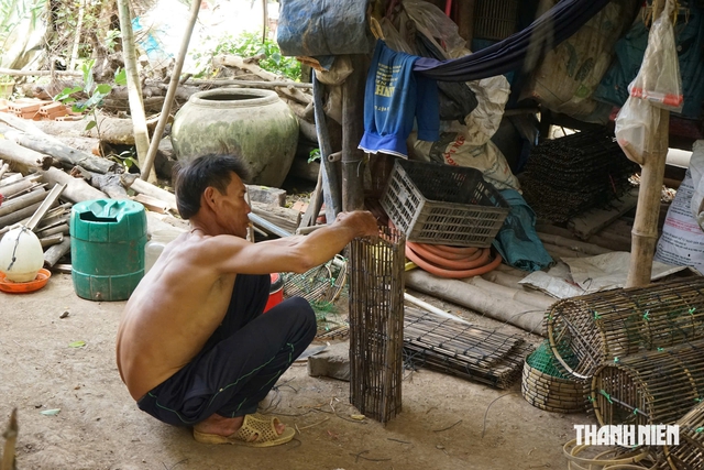 Nỗi buồn bên xóm nghề lọp cua - Ảnh 3.