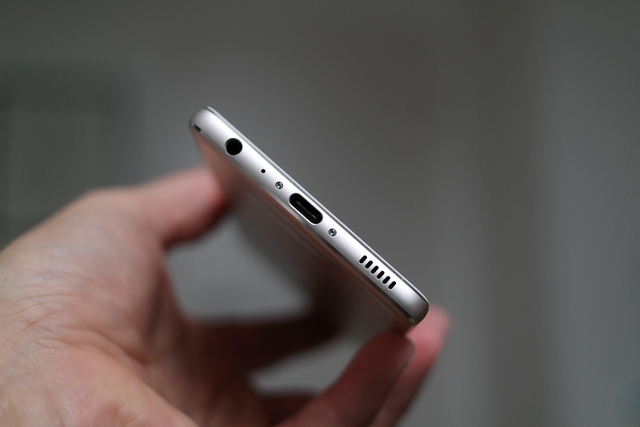 Không phải 3,5 mm, đây mới là cổng cần được thêm vào smartphone - Ảnh 1.