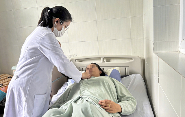 167 người nghi ngộ độc sau khi ăn bánh mì: Có 3 thai phụ 41 bệnh nhi- Ảnh 1.