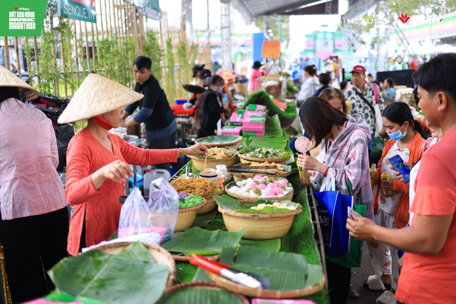 Đồng Tháp làm mới sản phẩm, nâng tầm du lịch đất sen hồng - Ảnh 2.