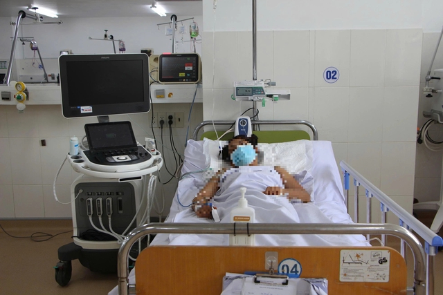 Kh&aacute;nh H&ograve;a: Cứu sống c&ocirc; g&aacute;i 19 tuổi ngộ độc nặng nhờ kỹ thuật ECMO - Ảnh 2.