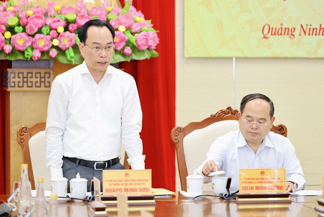 Bộ trưởng GD-ĐT: Mục tiêu của trường chuyên không chỉ để đoạt giải- Ảnh 2.