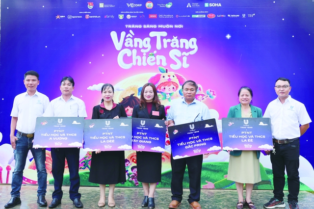 Để vầng trăng nơi biên giới soi sáng những ước mơ trẻ thơ - Ảnh 2.