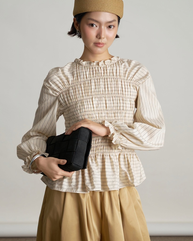 5 kiểu áo blouse nữ tính để nàng làm mới phong cách công sở- Ảnh 3.