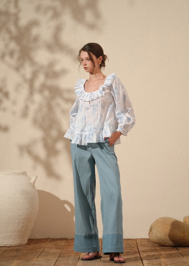 5 kiểu áo blouse nữ tính để nàng làm mới phong cách công sở- Ảnh 6.