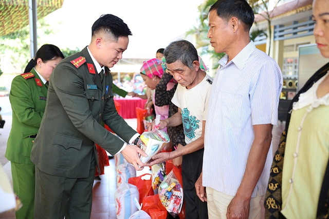 Cán bộ Hội với hàng loạt sáng kiến phục vụ nhân dân - Ảnh 2.