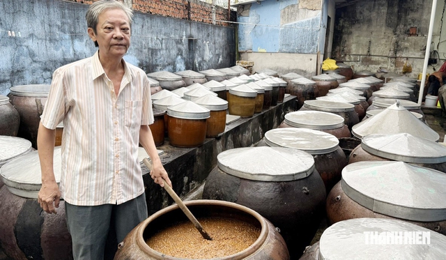 B&iacute; quyết lưu truyền nghề l&agrave;m tương hơn một thế kỷ - Ảnh 4.