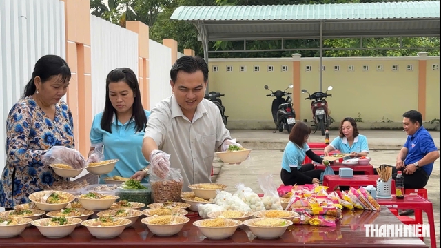 Chuyện những tô mì 2.000 đồng- Ảnh 3.