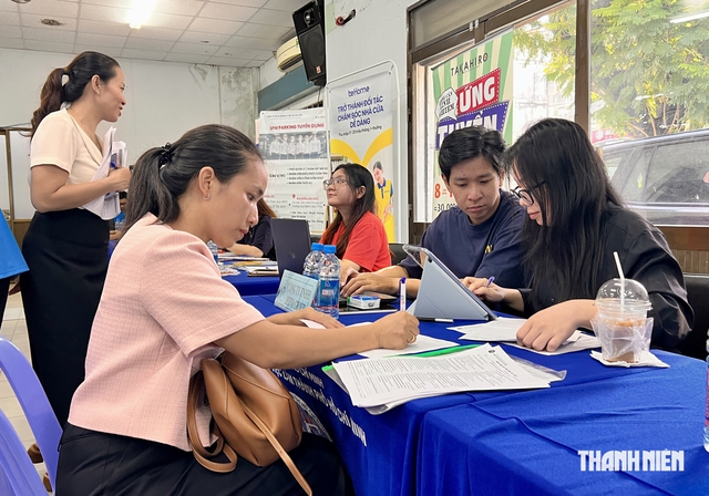 Hơn 16.000 việc làm đang tuyển ở TP.HCM: Lương lao động phổ thông đến 19 triệu đồng/tháng - Ảnh 2.