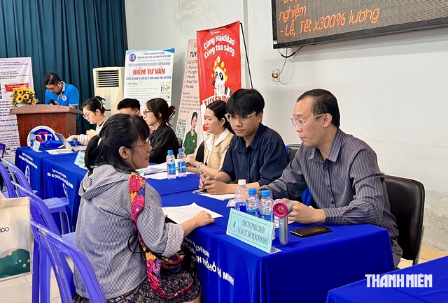 Hơn 16.000 việc làm đang tuyển ở TP.HCM: Lương lao động phổ thông đến 19 triệu đồng/tháng - Ảnh 1.