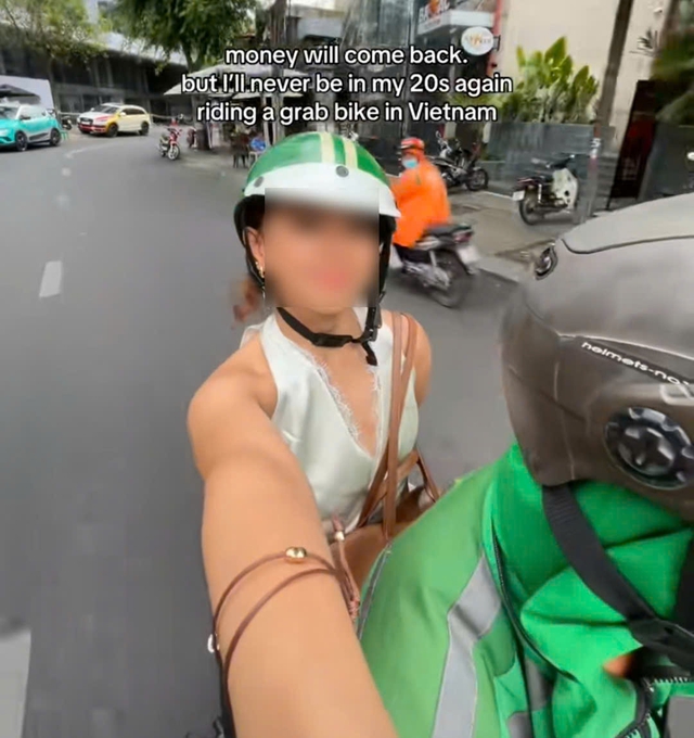 Xe ôm Việt Nam thành ‘đặc sản’, bất ngờ gây sốt trên mạng quốc tế - Ảnh 1.
