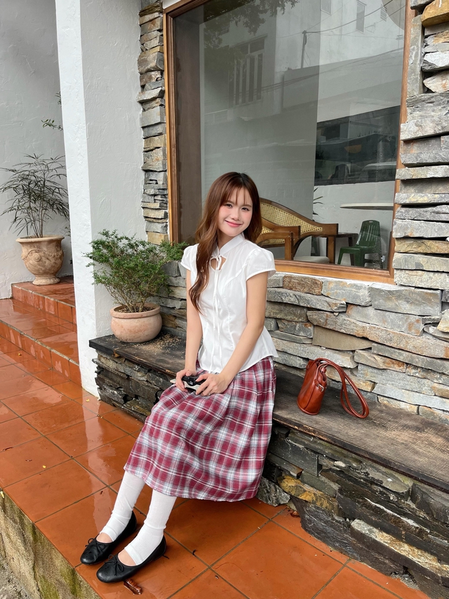 Chân váy ca rô trở lại khiến nàng mê đắm- Ảnh 3.