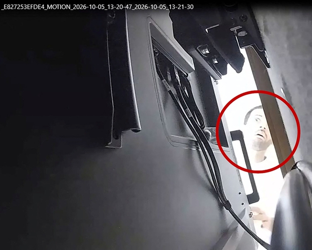 FBI bắt kỹ sư đặt thiết bị ghi âm lén trong phòng họp lãnh đạo OpenAI - Ảnh 1.